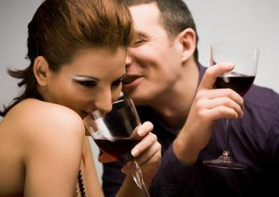 13 Basic tips on how to flirt with woman